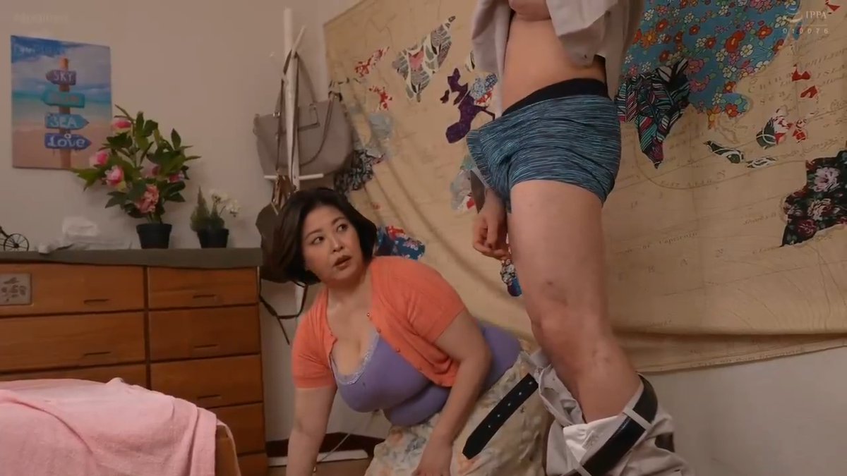 26岁的男人操自己丰满的母亲，多少人当年最爱看的剧情，母息子。 #母子 #乱伦 #做爱 #熟女 #妈妈