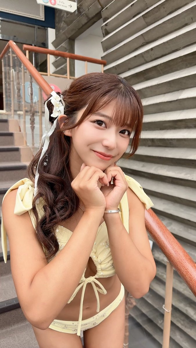 【突撃裏側キンマー‼️📸】 川越にこちゃん川越にこ 突撃しました🙆♀️ 水着も可愛く着こなして 魅力を説明して頂きました💛 ファッションショーもお疲れ様です✨️ #近代麻雀水着祭2026 #いかなきゃキンマー