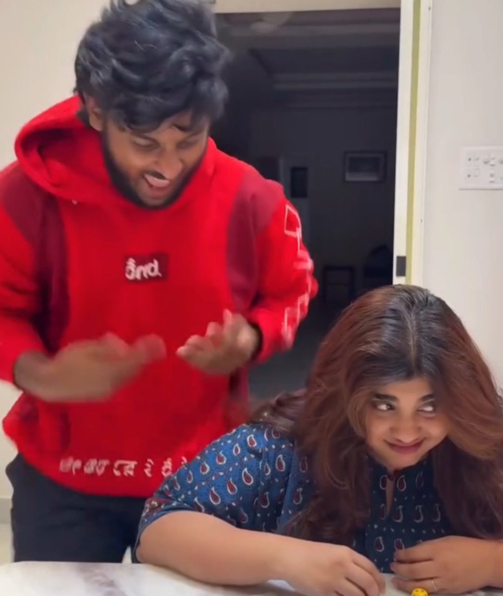 #NivethaThomas Brother Nikhil DANCING For Nani #TheParadise Song and that Girl EXPRESSIONS 😆😆😆😆