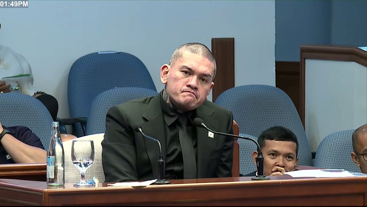 TULFO TO BASTE: “PATAWAG NIYO CHIEF OF STAFF, SASABIT KAYO” During today’s impeachment trial proceedings, Senator-Judge Erwin Tulfo delivered a stern manifestation to Davao City Mayor Baste Duterte: return to Davao and immediately investigate the staff and City Administrator who allowed ₱33.2 million in LGU contracts to pass through to GenCorp Industries Inc., a firm tied to VP Sara Duterte’s SALN. Warning the mayor that his subordinates' oversight puts him directly in legal crosshairs, Tulfo pressed: “Siguro pagbalik niyo ng Davao, kailangan niyo patawag 'yung Chief of Staff mo… dahil sa kanyang kakulangan sa ilang kaalaman o pag-iimbestiga, e sasabit po kayo. Mas maganda po siguro pa-imbestigaan mo.” When asked if he will look into his staff's failure, Baste deflected, claiming "there's nothing" wrong as long as VP Sara's name isn't on the contract face. News5 #VPSaraDuterte #VPSaraOnTrial #ImpeachmentTrial #Duterte