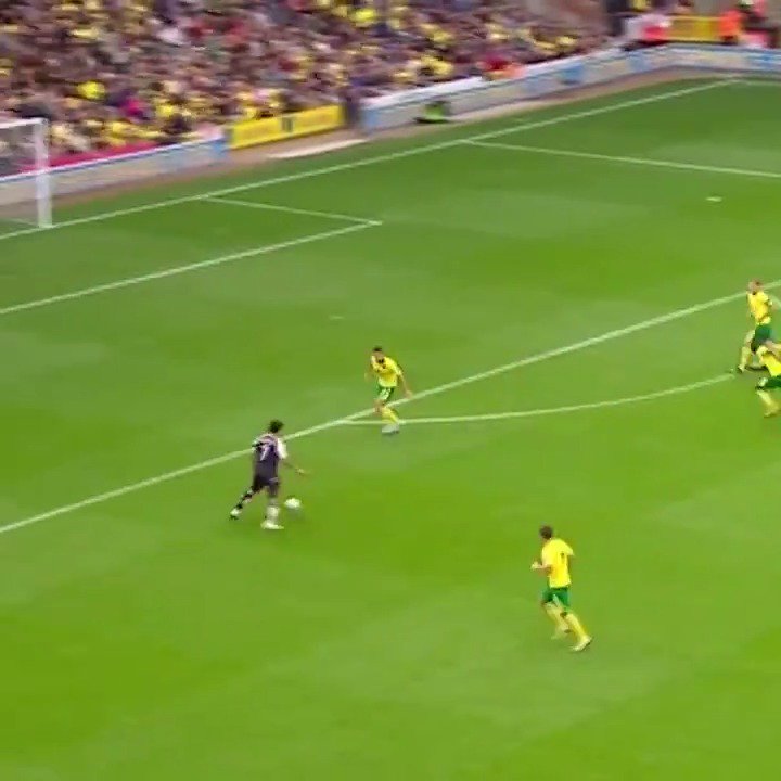 On this day in 2012, Suárez scored a hat-trick at Norwich. His second at Carrow Road in just five months. Ridiculous. 🇺🇾