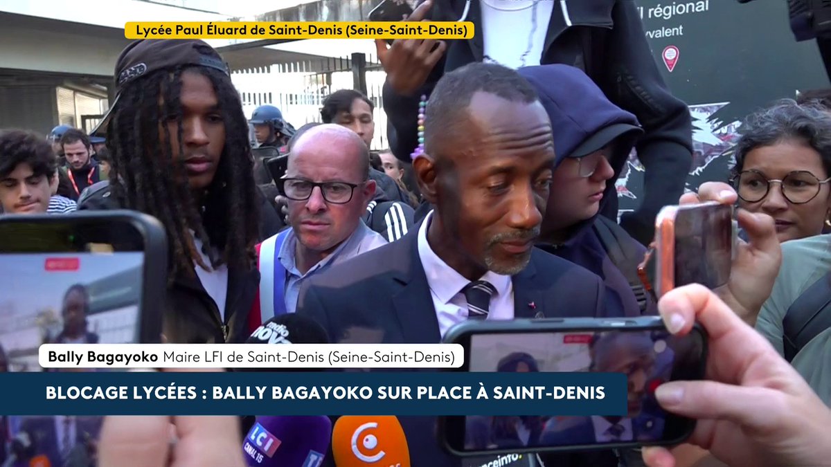 🔴 🗣 "Nous sommes là avec les enseignants pour faire en sorte que ces jeunes-là, ne se mettent pas en difficulté", déclare Bally Bagayoko, maire LFI de Saint-Denis devant le lycée Paul Eluard, venu soutenir les lycéens. #canal16
