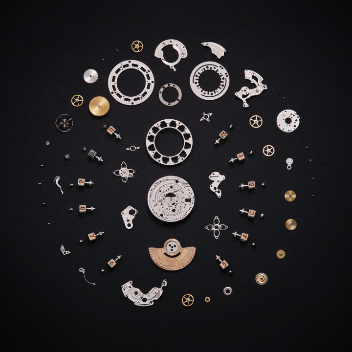 The Tambour Spin Time. Introduced in 2009 and inspired by the split-flap timetables of departure halls, the audacious Spin Time complication now returns with a line of five timepieces. Discover more at #LVTambour #LVHighWatchmaking #LaFabriqueduTemps #LouisVuitton