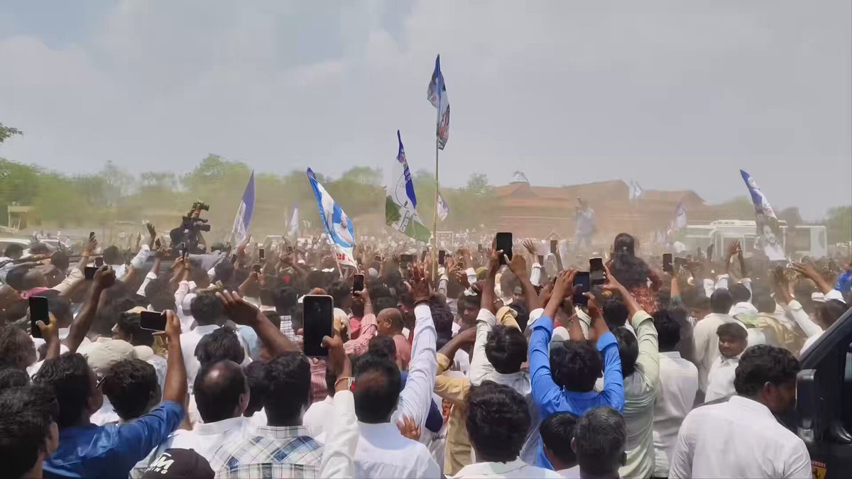 Balineni anta clean sweep chestaadanta🤣 Salaam kotti side ki dengeyandraa sainiks YS Jagan Mohan Reddy💥