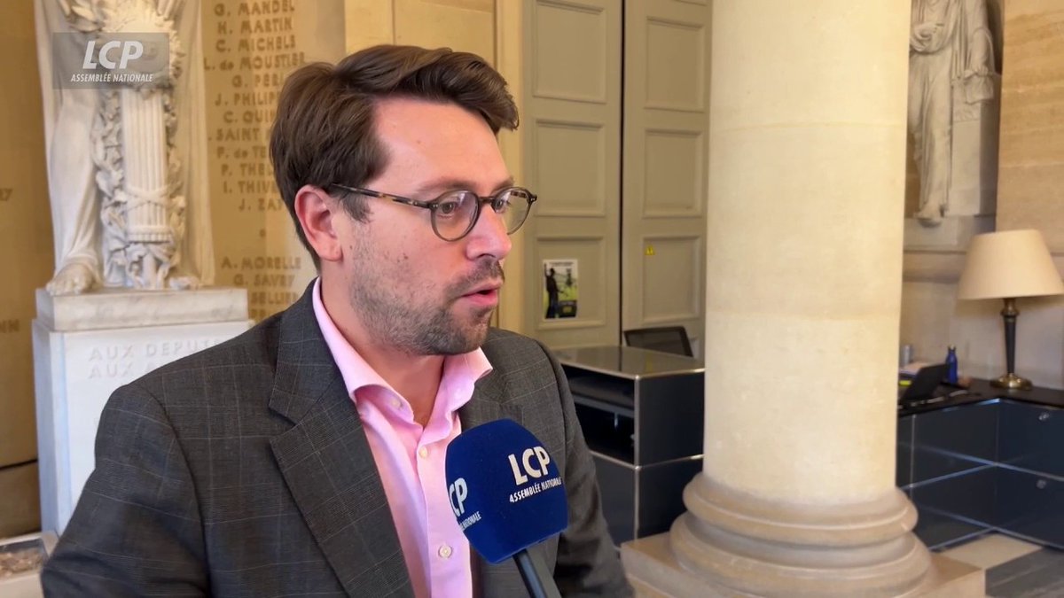 "Leur identité, c'est d'être un parti fondé par des SS, des nazis, des collabos, des nostalgiques de Vichy", considère Benjamin LUCAS à propos du RN. "Ils ont un chef qui s'est parfaitement intégré, un raciste et un antisémite à la tête d'un parti raciste et antisémite"