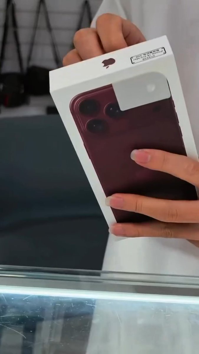 iPhone 18 Promax Burgundy Nangis sih kalo itu punya aku 😭