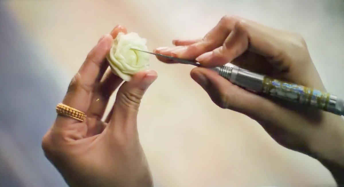 ได้เห็นคุณนลินแกะสลักด้วยย พี่ฟ้าเก่งจังค้าบบ #MDRInTheKitchenEP1