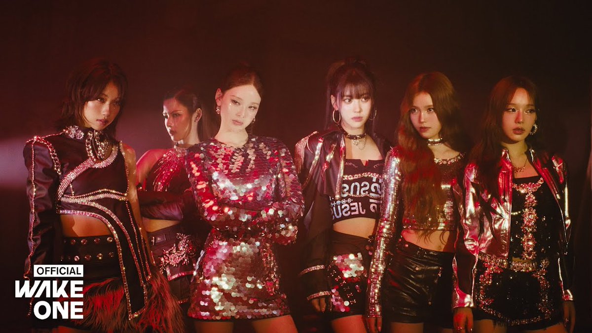 1 year ago today, izna released their 2nd Mini Album ‘Not Just Pretty’ with title track ‘Mamma Mia’