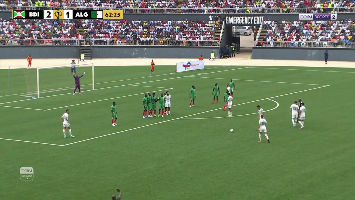 ⚽️🔥 هدف رائع! عادل بولبينة يعدّل النتيجة للمنتخب الجزائري من ركلة حرة مباشرة #تصفيات_كأس_أمم_إفريقيا