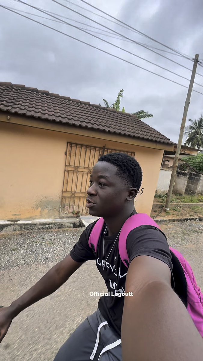 I decided to shoot a vlog of me Going to work earlier this morning😂😂 hope you enjoy