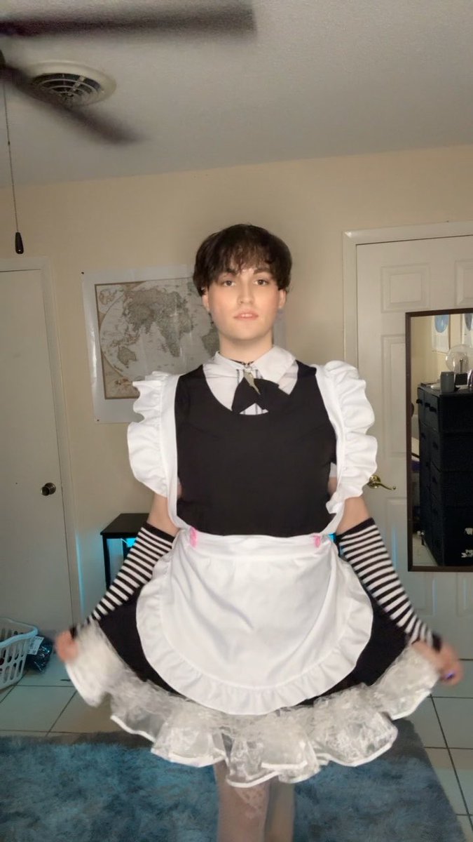 I don't normally post myself without... Well everything lol Idk if I'll keep this one up I guess we'll see Anyway how was my curtsey? Very important skill for working at the femboy maid cafe. Do I get a tip yet?