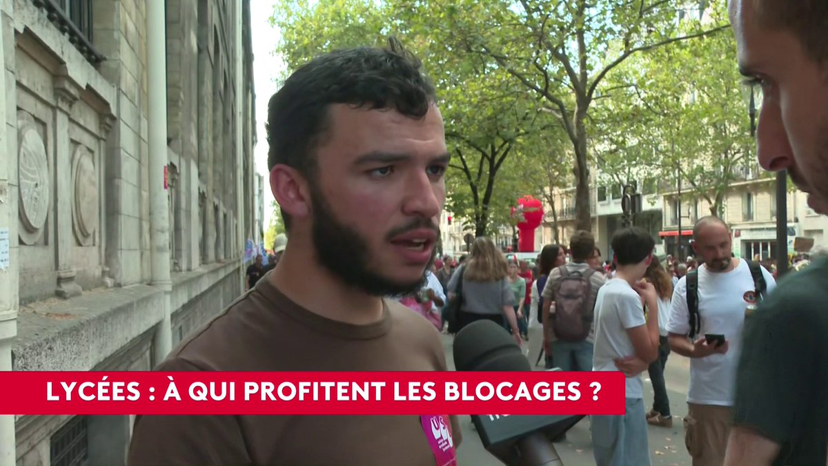 🔴 🗣️ Blocus : les lycéens instrumentalisés par LFI ? "Pas du tout (...) Notre mobilisation, elle est par les lycéens, pour les lycéens", répond Ryad Rani, président de l'Union syndicale lycéenne. #LeScanInfo #canal16