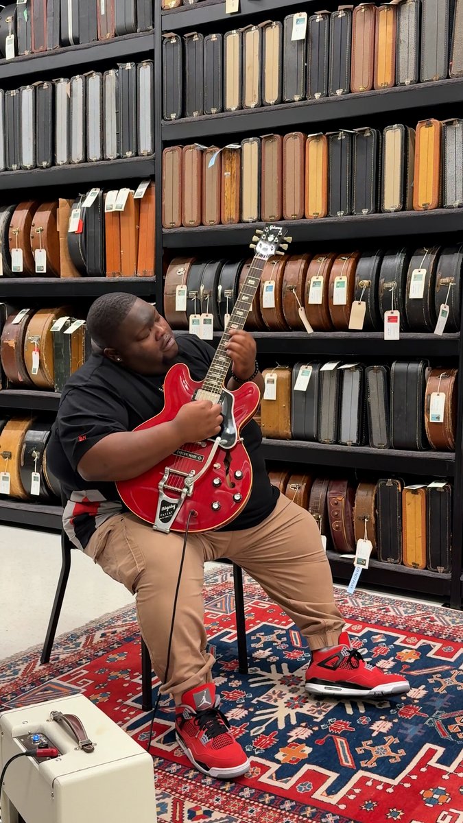 🎸 Before he takes the stage, Kingfish takes some iconic Met guitars for a spin. Grammy-winning, Billboard chart–topping guitarist Christone “Kingfish” Ingram stopped by The Met to try out instruments ahead of his upcoming Met Live Arts Guitar Icons performance, where he'll journey through the past and future of the blues alongside his all-star band plus a few special guests featuring The Met collection. 🗓️ October 2 and 3 at 7 pm 📍 The Met 🎟️ Buy tickets and learn more →