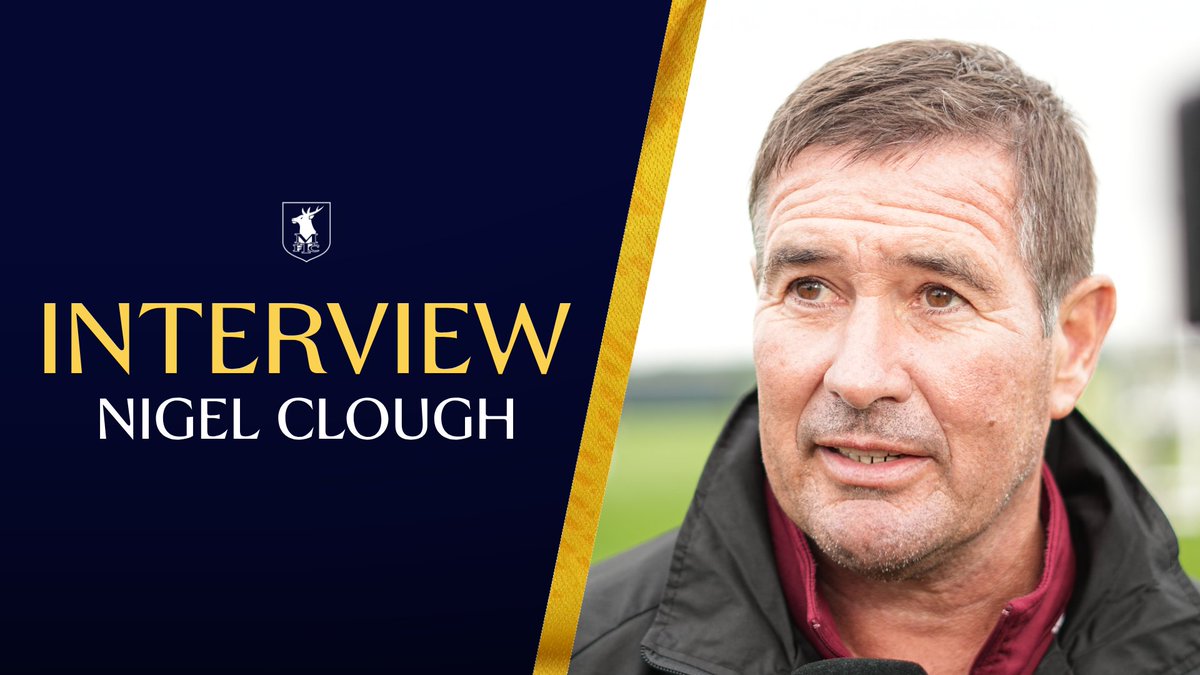 🗣️ A quick catch-up with the boss. #Stags 🟡🔵