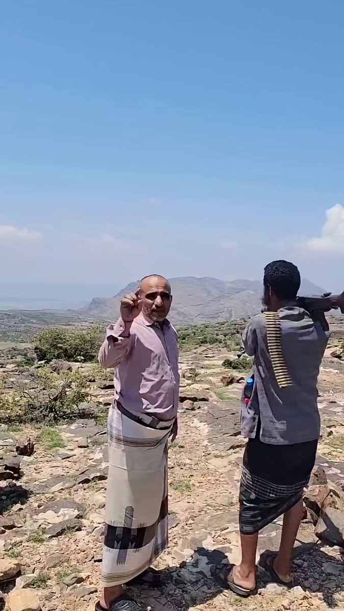 من جبل جرداد على مشارف الوازعية.. القوات المسلحة اليمنية تثبت حضورها ميدانيًا، مسنودةً بأبناء قبائل تعز، في مشهد يدحض روايات ميليشيا الحوثي الإعلامية