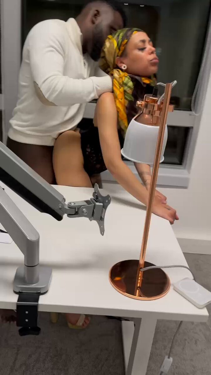 Backshot that hit, damn girl that pussy is dripping as fuck , what made me not fuck her since, bitch be asking for a ride but ends up being my ride, I def pick you up any day anytime 😩👅💦💀🍑🤤