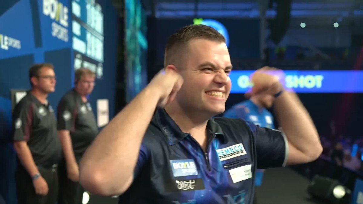 DEBUT DELIGHT FOR TRIPLE Z! Niels Zonneveld conjures up a sublime 133 checkout to mark his World Grand Prix debut with victory over Josh Rock! 📺 #WGPDarts | R1