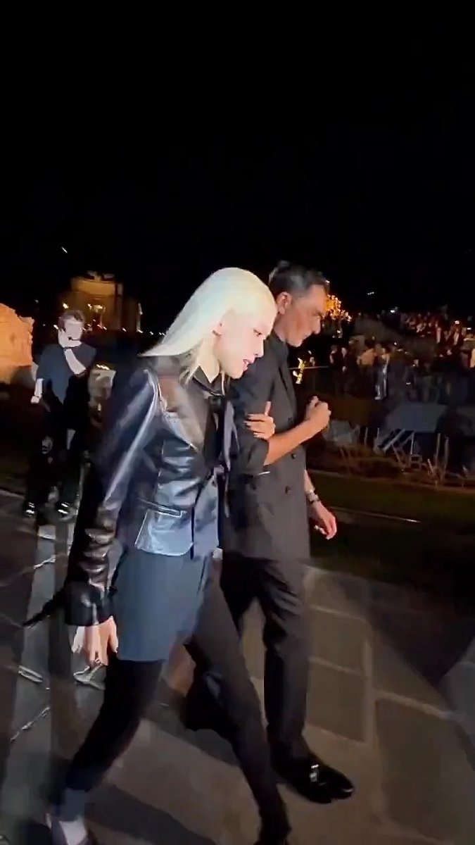 ROSÉ AT YSL PFW