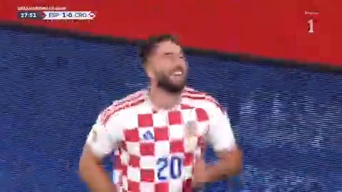 ¡Croacia empata el partido! Beljo supera por alto a la defensa española y pone el 1️⃣-1️⃣ en el marcador Sigue el partido de la #NationsLeague en DIRECTO en La 1 y RTVE Play ▶️ #SelecciónRTVE