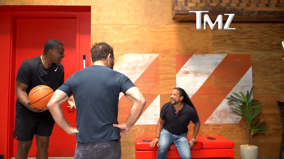 🏀 TMZ understands it now 🏀 Lethal Shooter came through to teach Harvey & Charles how to have a perfect jump shot!