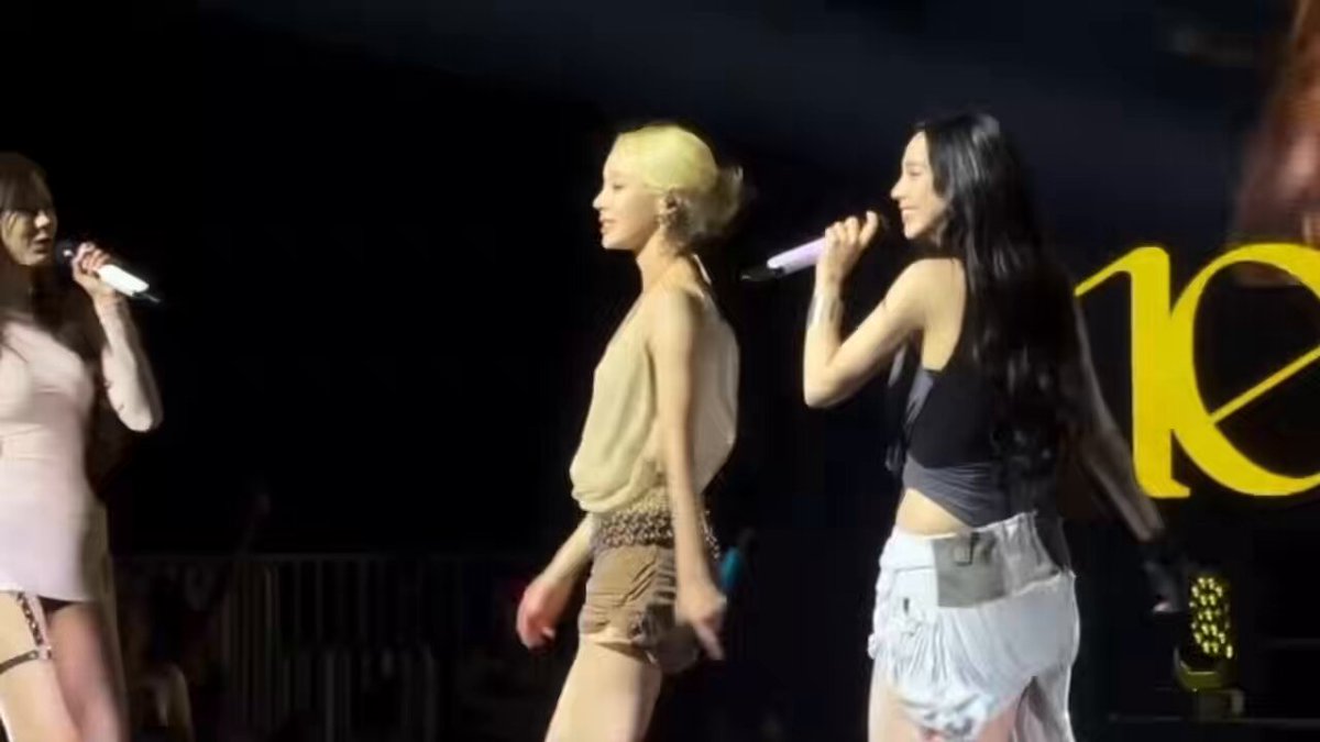 ㅠㅠ맞네 투어 내내 맥썸노이즈 지민이가 했는데 마이애미땐 지민이 감기걸려서 민정이가 맥썸노이즈 매미성량으로 대신 쩌렁쩌렁 질러준거봐.. 자기도 아팠으면서 티 하나도 안내고 멀쩡하게 무대한거 진짜 착둥아ㅜ