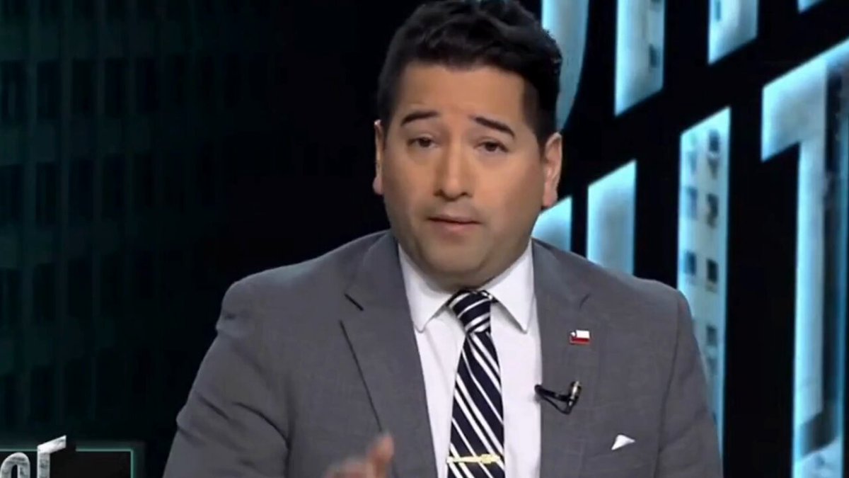 El diputado Javier Olivares acusa al gobierno y a Kast de no asistir al funeral del Carabinero Cristopher Aguilera Fernández, y nadie del gobierno. Es más, señala que Luis Cordero el ex ministro de Seguridad asistió . #sinfiltros #sinfiltros_Tv