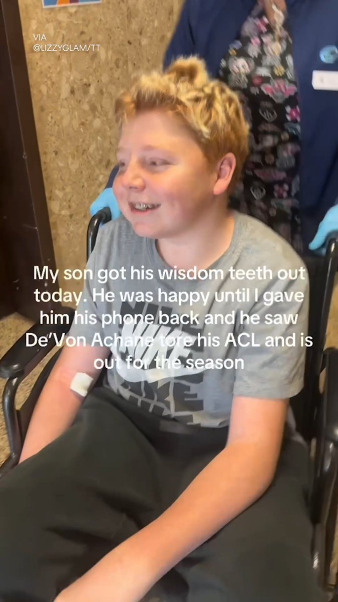 He got his wisdom teeth taken out and woke up to De'Von Achane being out for the season 😭 (via Lizzyglam/TT)