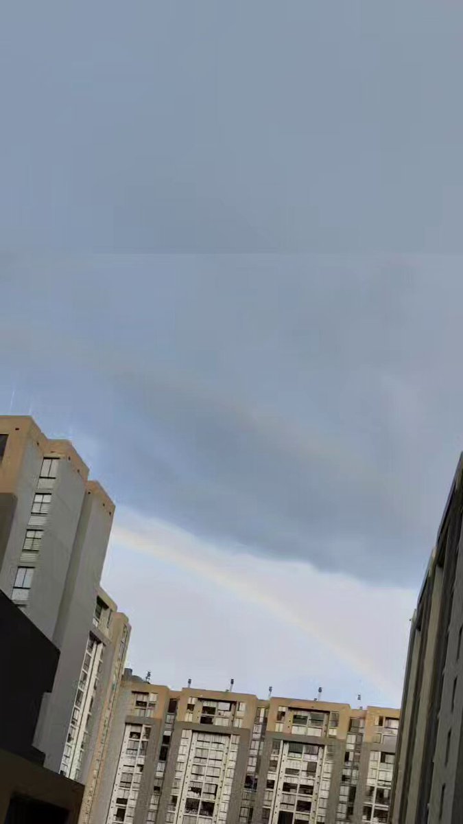 Dios es real. Nos habla y nos escucha. Cree y confía. 🌈🩵❤️✨🙏🏼