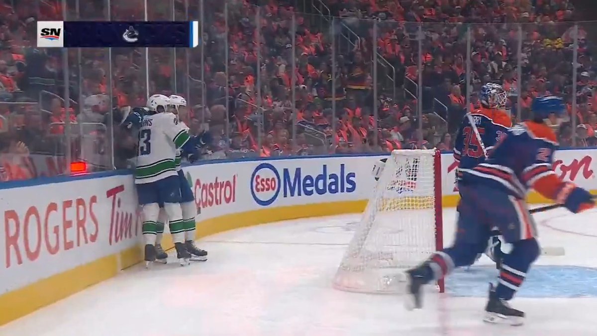 FIRST GAME AS A CANUCK. FIRST GOAL AS A CANUCK. That's a shorthanded goal for PAUL COTTER❗️