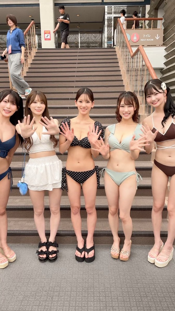 【突撃裏側キンマー‼️📸】 新川空ちゃん@nami_sora_star 未歩ななちゃん@miho_nanachan 蒼井すずちゃん蒼井すず 安達夕莉ちゃん安達夕莉 Adachi Yuuri 純白彩永ちゃん純白彩永 5名に突撃しました🙆♀️🎤 ファッションショーお疲れ様でした💖 皆さんから素敵なコメント頂きました✨✨ #近代麻雀水着祭2026 #いかなきゃキンマー