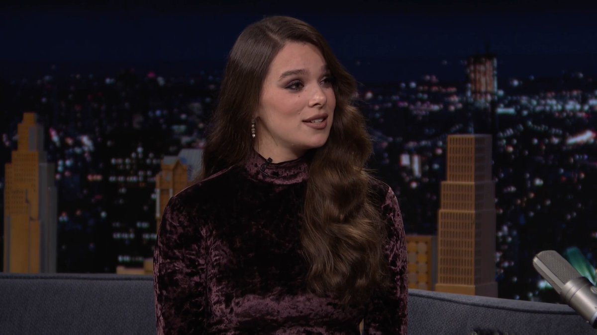 .Hailee Steinfeld became a mother while she was filming Hexed, which is about a mother-daughter relationship 🥹 #FallonTonight
