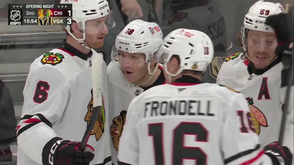 SHOWTIME RETURNS TO CHICAGO 🐐 PATRICK KANE SCORES IN HIS FIRST GAME BACK WITH THE BLACKHAWKS. CINEMA.