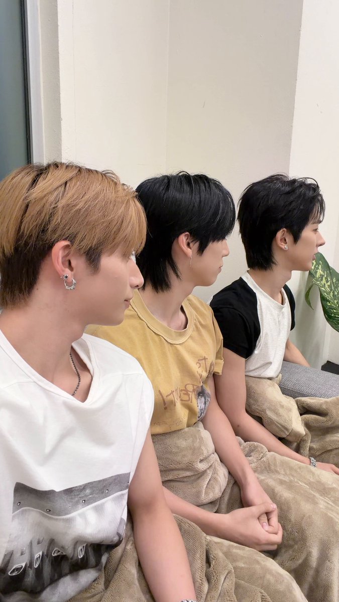 BACK STAGE, CUTE MODE 👀 ▸ ▸ ▸ #NEXZ #TOMOYA #YU #SOGEON #SAUCIN #NEXZ_SAUCIN