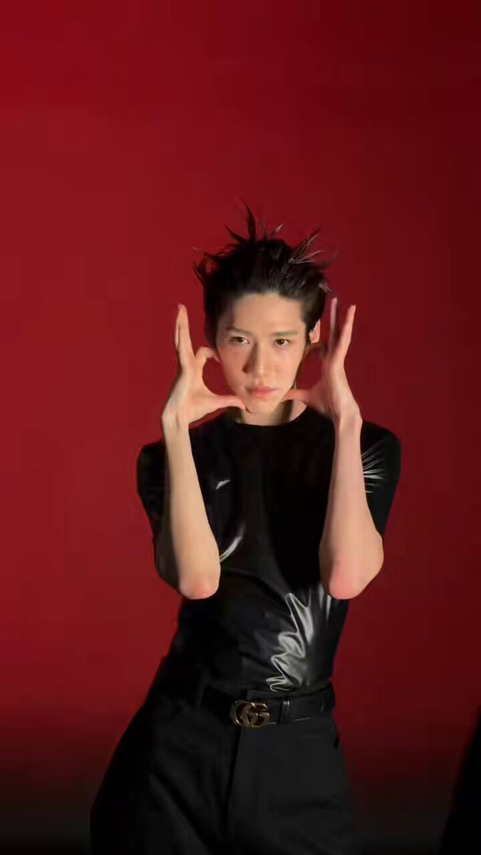 #BAZAARBehind เบื้องหลังการถ่ายแบบแฟชั่นเซ็ตครั้งแรกของศิลปินหนุ่ม ‘พีพี กฤษฏ์’ ในฐานะแบรนด์แอมบาสเดอร์คนล่าสุดของ Gucci กับการปรากฏตัวบนปกดิจิทัลฮาร์เปอร์ส บาซาร์ เมน ประเทศไทย ประจำเดือนกันยายน #Gucci #GucciPrimavera #BAZAARMENThailandxPPKrit #BAZAARMENThailand