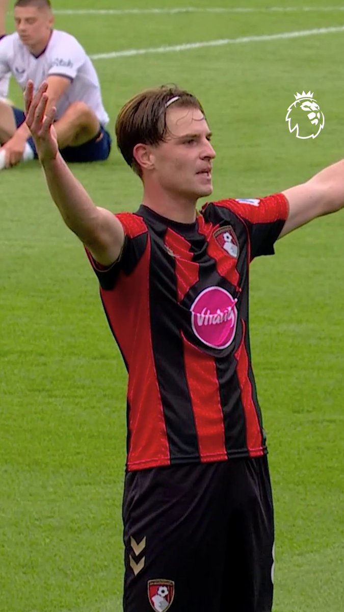 Alex Scott pulling the strings 🪢 AFC Bournemouth 🍒