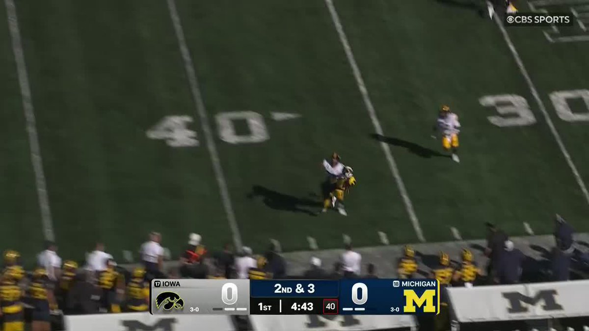 Bryce Underwood is going to have his first career 300 yard passing game this Saturday against Minnesota. 300 yards and 3 touchdowns I'm telling you right now.