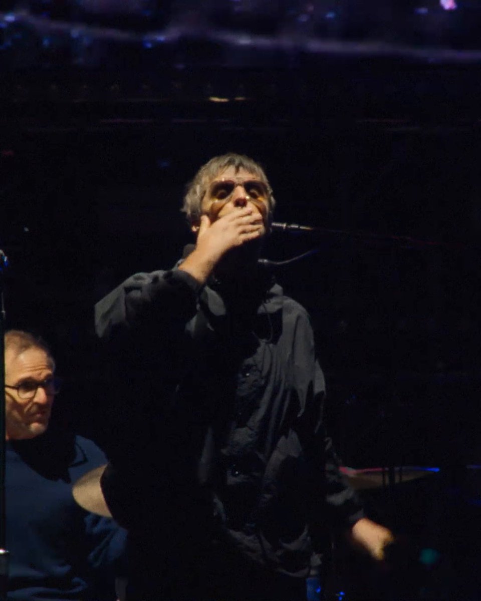 Revive el evento, #Oasis: Don’t Look Back In Anger en streaming, 9 de octubre en #DisneyPlus. Con material inédito.
