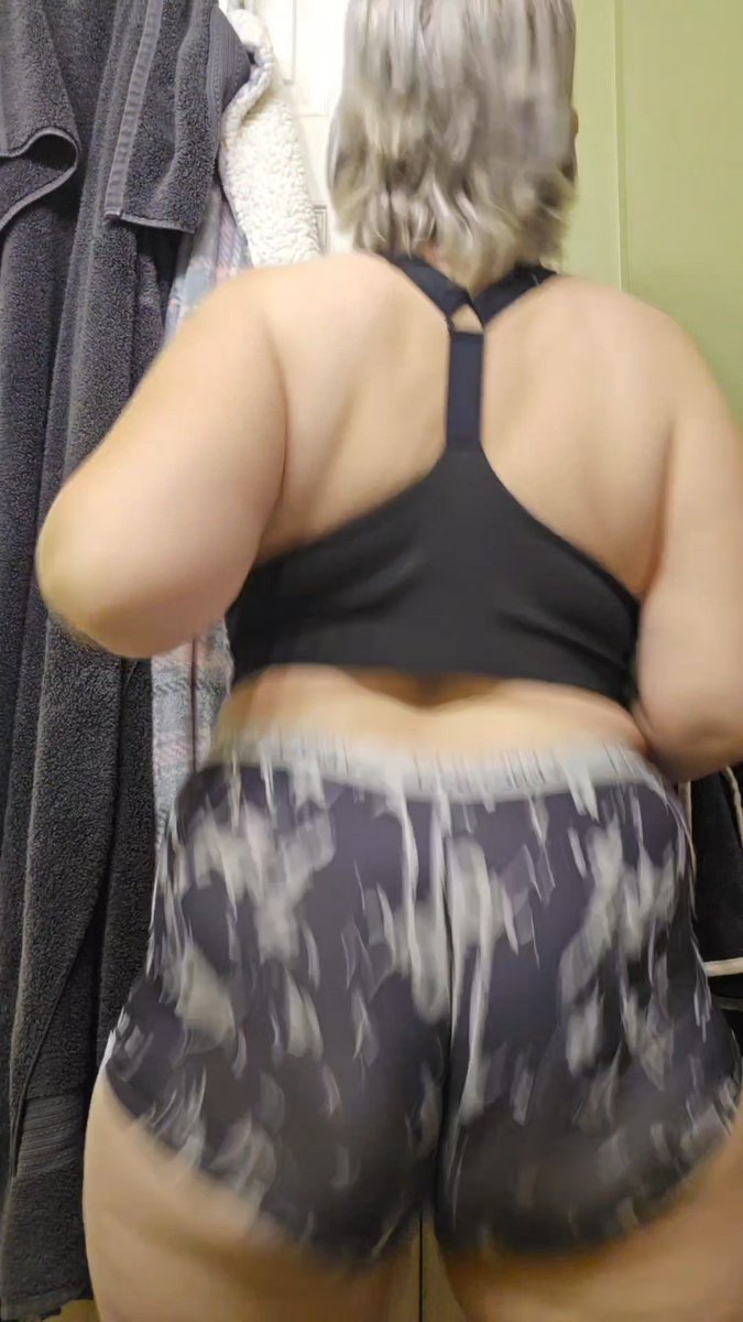 As promised a new twerk vid lol imma try and post more regularly on here since the gram is attacking my account over there loll