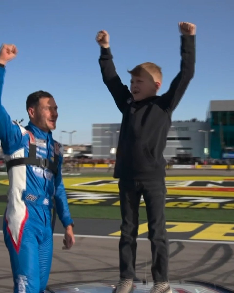 A family affair in Las Vegas for Kyle Larson. 🥹