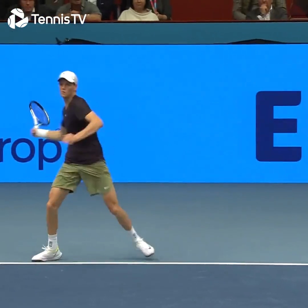 Jannik Sinner’s forehand is an absolute WEAPON. 💥🎾 Give him an opening and the point is basically over.