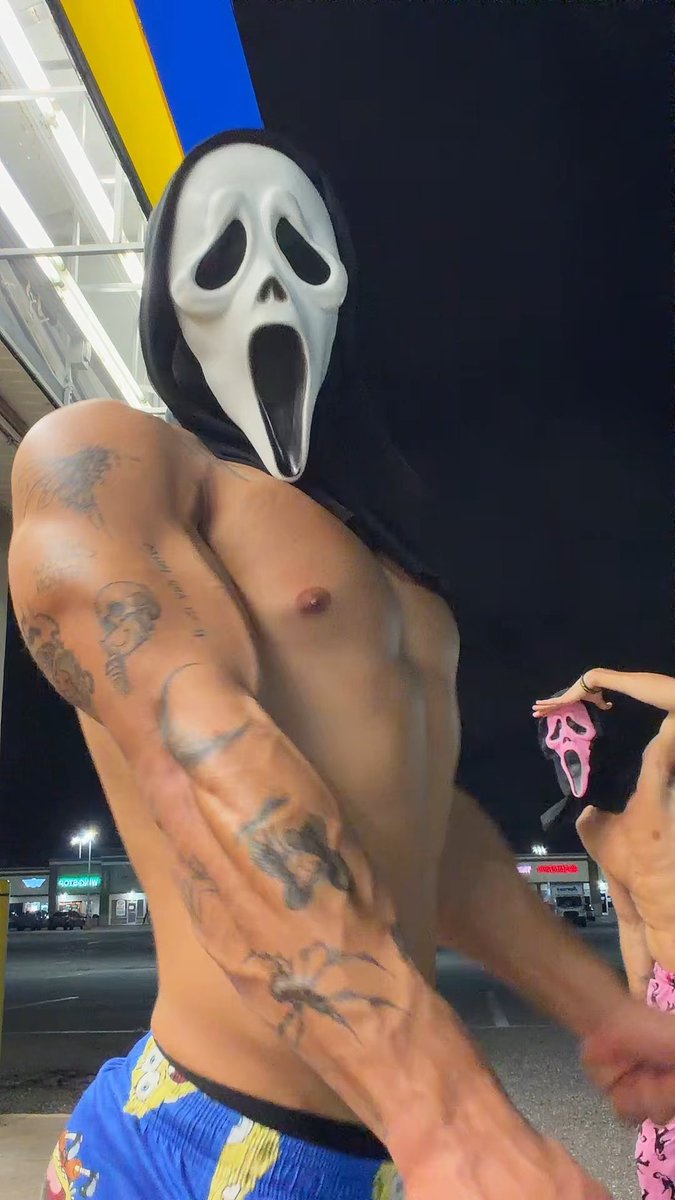 Showing AmericanTwink what he’s getting later tonight on his birthday, he said I scared him at the end haha