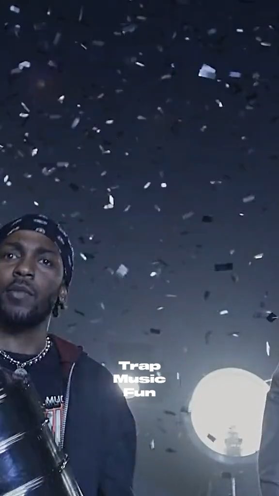 When Kendrick went back to his role as Jay Rock’s hype man on “WIN” 🔥 You can tell he was having fun with these adlibs 😂 GOAT HYPE MAN 🫱🏽🫲🏾🐐