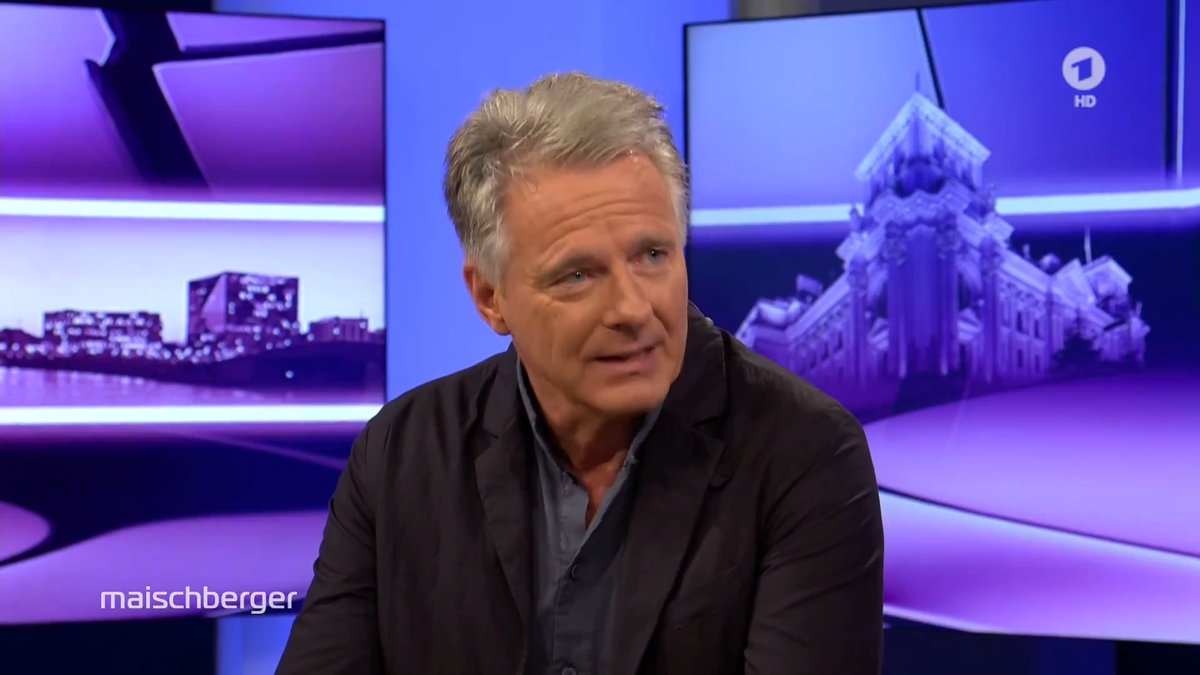 Die Einigung bei der #Pflegereform sei „nicht der große Wurf, man hat sich auf ein paar Sachen geeinigt, die sein müssen“, sagt Fernsehmoderator Jörg Pilawa. Mit dem Kompromiss könne er „erstmal leben, das andere wird eine Kommission entscheiden“. #maischberger