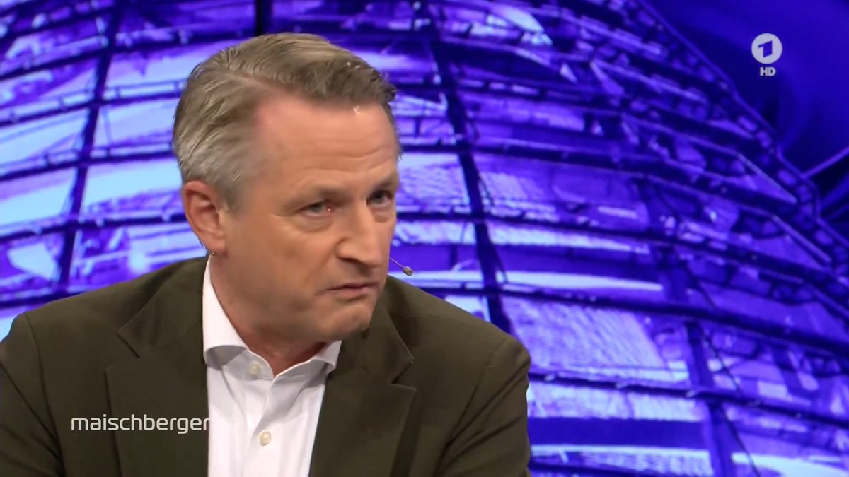 Bei der Reform der sogenannten Rente mit 63 gehe es darum, „einen Irrtum zu begradigen“, sagt Nikolaus Blome (RTL/ntv). Sie werde vor allem von „Gesunden, die eigentlich noch weiterarbeiten könnten“, genutzt und nicht von denen, „auf die man abgezielt hatte“. #maischberger