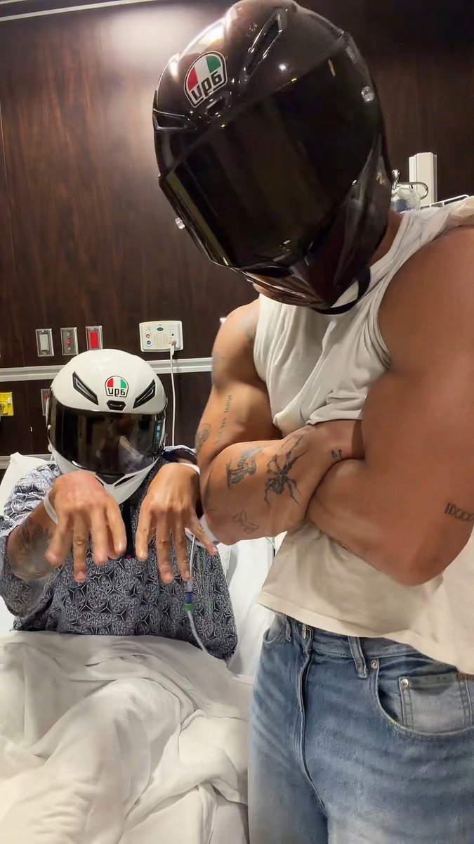 Let’s get some surgery done 😭 papimoto