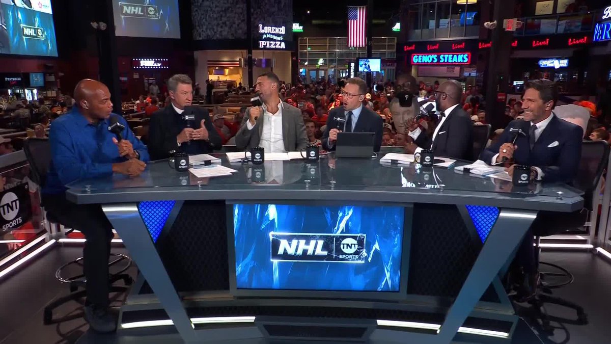 Charles Barkley hopped on the panel to talk some puck and declared that the FLYERS WILL WIN THE STANLEY CUP THIS SEASON!!!! 😤🔥