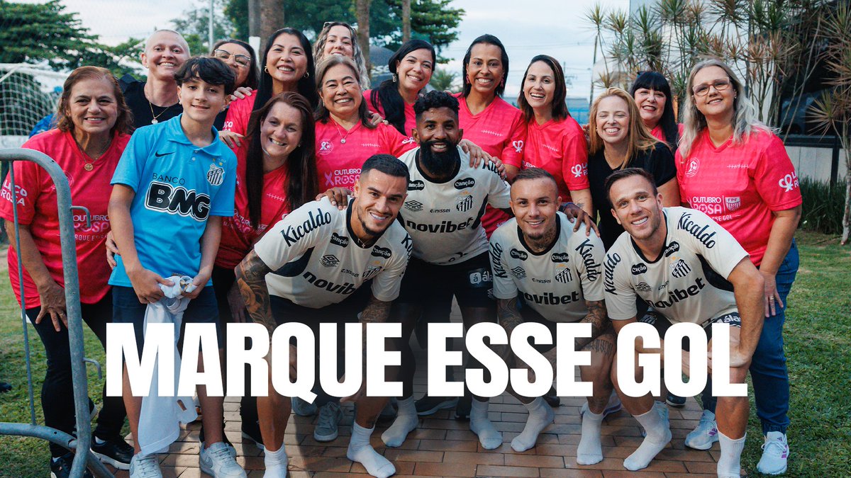 Com a presença especial das mulheres do "Projeto Marque Esse Gol - O Futebol Contra o Câncer de Mama", o Peixão treinou nesta tarde visando o clássico desta sexta-feira! 🩷⚪⚫
