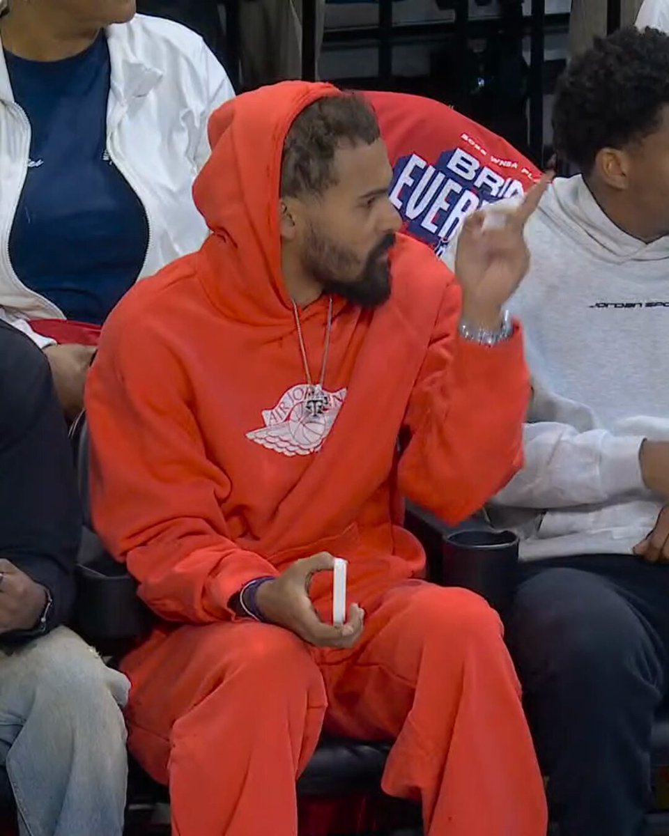 Wizards supporting the Mystics 🤝 Trae Young and AJ Dybantsa pulled up to the WNBA playoffs 🔥