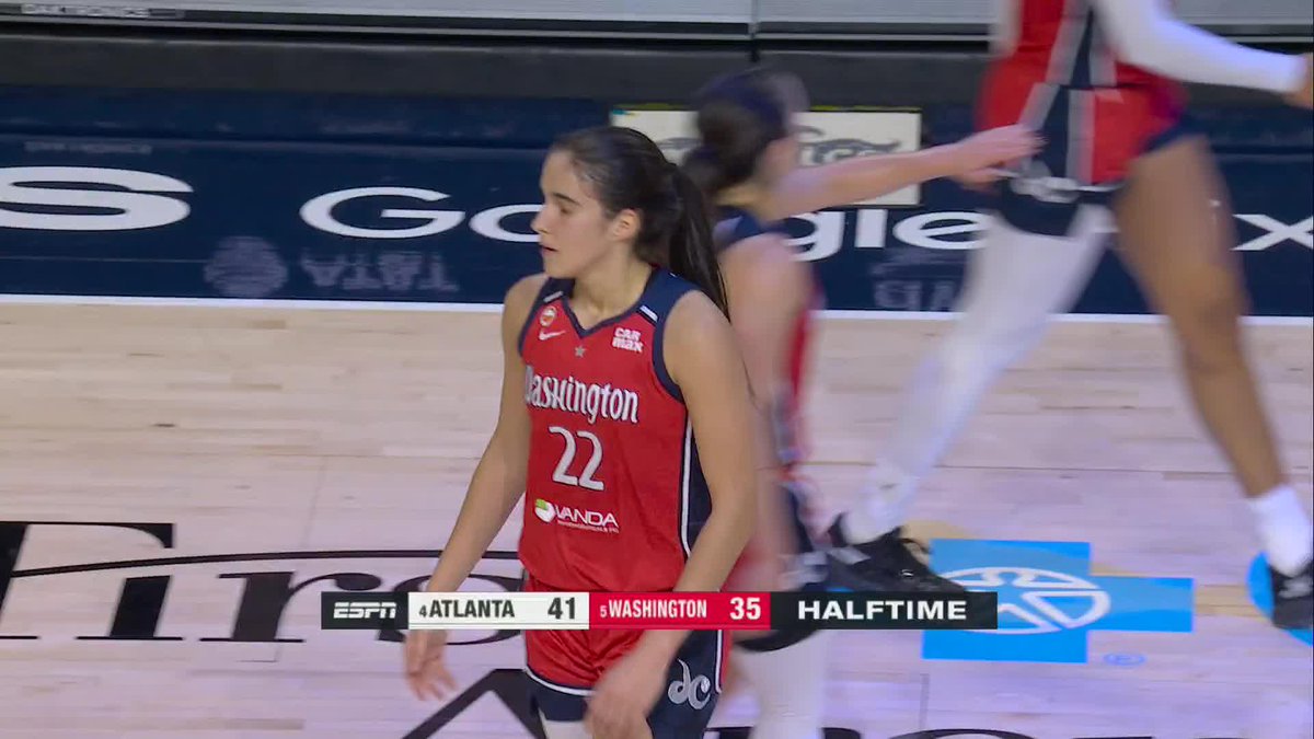 Sonia Citron TOUGH bucket at the halftime buzzer 🚨