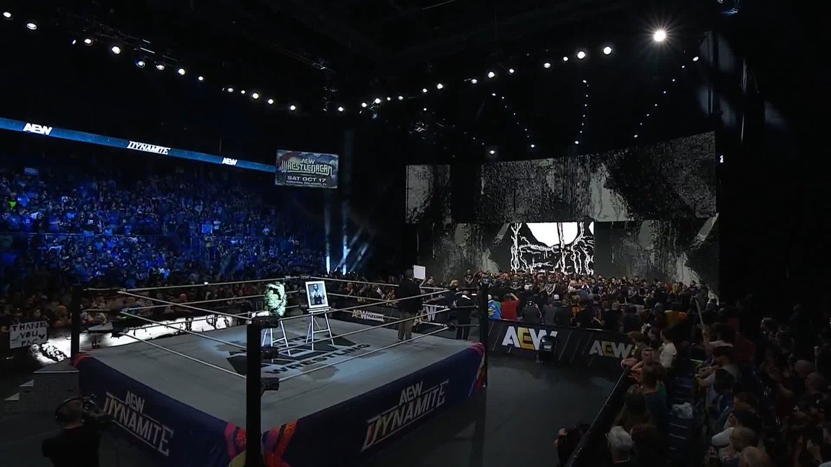 .Jon Moxley makes his entrance for our first match of the night in honor of PAC. 🖤 Watch #AEWDynamite A Tribute to PAC on TBS & HBO Max